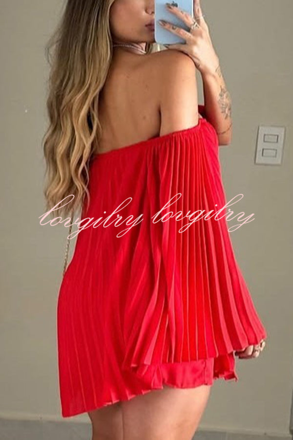 Solid Off-the-shoulder Pleated Loose Top and Elastic Waist Shorts Set