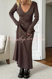Solid Color V-neck Long-sleeved Slim-fit Elegant Knit Maxi Dress