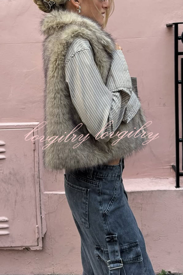 Stylish Collared Sleeveless Short Faux Fur Vest