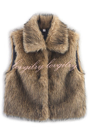 Stylish Collared Sleeveless Short Faux Fur Vest