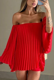 Solid Off-the-shoulder Pleated Loose Top and Elastic Waist Shorts Set